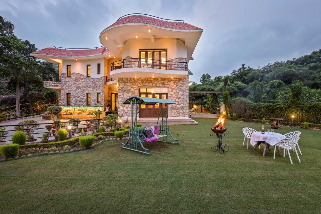 Stayvista'S Prakriti Farms With Outdoor Pool, Complimentary Breakfast And Hi-Tea Udaipur Exterior photo